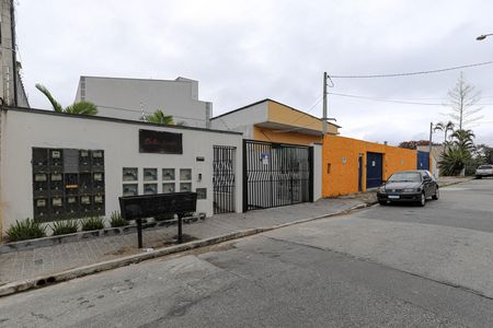 Casa para alugar com 67m², 2 quartos e 2 vagas Casa para alugar com 67m², 2 quartos e 2 vagasFachada