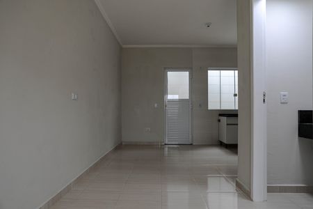 Casa para alugar com 67m², 2 quartos e 2 vagas Casa para alugar com 67m², 2 quartos e 2 vagasSala