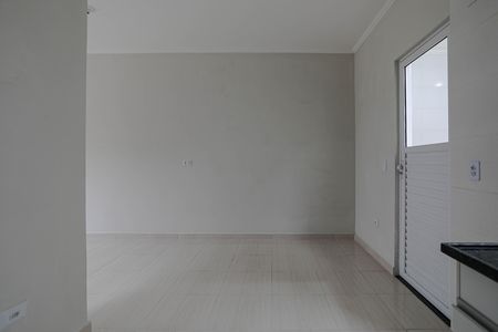 Casa para alugar com 67m², 2 quartos e 2 vagas Casa para alugar com 67m², 2 quartos e 2 vagasCozinha