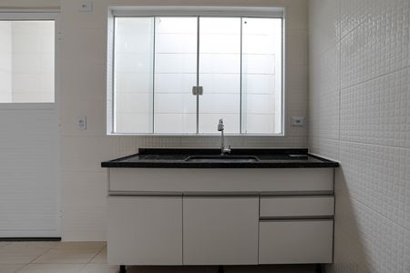 Casa para alugar com 67m², 2 quartos e 2 vagas Casa para alugar com 67m², 2 quartos e 2 vagasCozinha