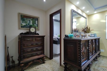 Casa de condomínio à venda com 650m², 4 quartos e 4 vagas Casa de condomínio à venda com 650m², 4 quartos e 4 vagasSala 1