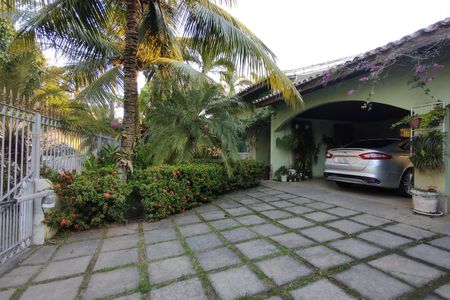 Casa de condomínio à venda com 650m², 4 quartos e 4 vagas Casa de condomínio à venda com 650m², 4 quartos e 4 vagasGaragem