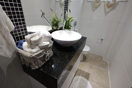 Casa de condomínio à venda com 650m², 4 quartos e 4 vagas Casa de condomínio à venda com 650m², 4 quartos e 4 vagasLavabo