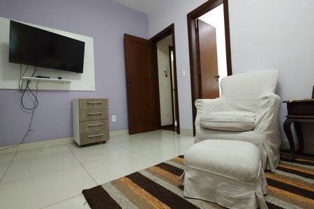 Casa de condomínio à venda com 650m², 4 quartos e 4 vagas Casa de condomínio à venda com 650m², 4 quartos e 4 vagasSuíte 3