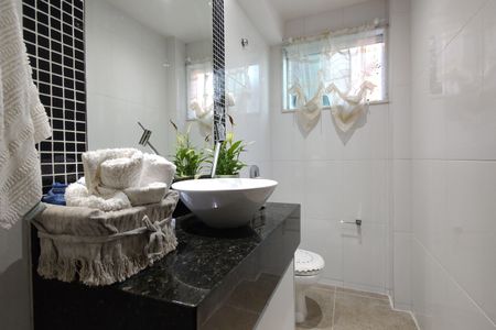 Casa de condomínio à venda com 650m², 4 quartos e 4 vagas Casa de condomínio à venda com 650m², 4 quartos e 4 vagasLavabo