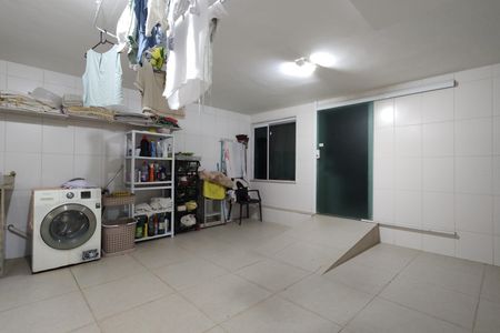 Casa de condomínio à venda com 650m², 4 quartos e 4 vagas Casa de condomínio à venda com 650m², 4 quartos e 4 vagasÁrea de Serviço