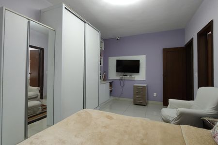 Casa de condomínio à venda com 650m², 4 quartos e 4 vagas Casa de condomínio à venda com 650m², 4 quartos e 4 vagasSuíte 3
