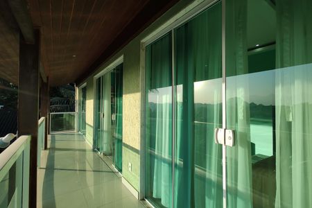 Casa de condomínio à venda com 650m², 4 quartos e 4 vagas Casa de condomínio à venda com 650m², 4 quartos e 4 vagasVaranda Quartos