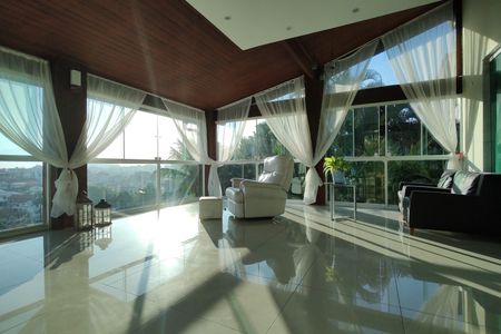 Casa de condomínio à venda com 650m², 4 quartos e 4 vagas Casa de condomínio à venda com 650m², 4 quartos e 4 vagasVaranda da Sala