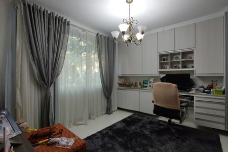 Casa de condomínio à venda com 650m², 4 quartos e 4 vagas Casa de condomínio à venda com 650m², 4 quartos e 4 vagasEscritório