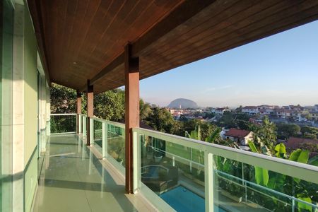 Casa de condomínio à venda com 650m², 4 quartos e 4 vagas Casa de condomínio à venda com 650m², 4 quartos e 4 vagasVaranda Quartos