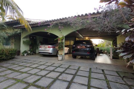 Casa de condomínio à venda com 650m², 4 quartos e 4 vagas Casa de condomínio à venda com 650m², 4 quartos e 4 vagasGaragem