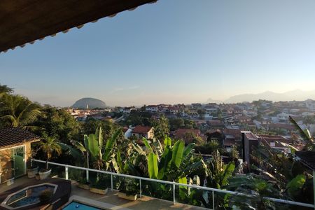 Casa de condomínio à venda com 650m², 4 quartos e 4 vagas Casa de condomínio à venda com 650m², 4 quartos e 4 vagasVista da varanda