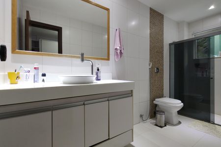 Casa de condomínio à venda com 650m², 4 quartos e 4 vagas Casa de condomínio à venda com 650m², 4 quartos e 4 vagasBanheiro da Suíte 3