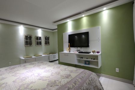 Casa de condomínio à venda com 650m², 4 quartos e 4 vagas Casa de condomínio à venda com 650m², 4 quartos e 4 vagasSuíte 2