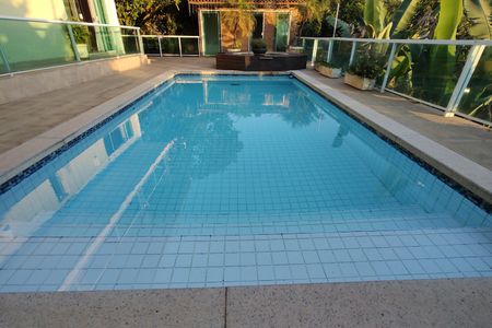 Casa de condomínio à venda com 650m², 4 quartos e 4 vagas Casa de condomínio à venda com 650m², 4 quartos e 4 vagasÁrea comum - Piscina