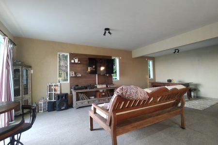 Casa de condomínio à venda com 650m², 4 quartos e 4 vagas Casa de condomínio à venda com 650m², 4 quartos e 4 vagasÁrea comum