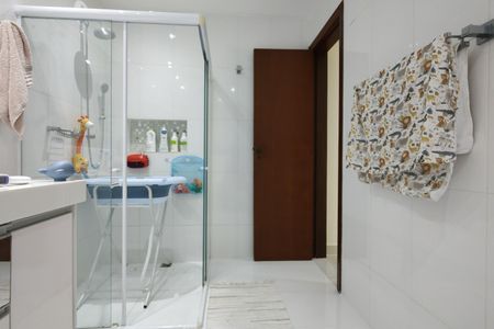 Casa de condomínio à venda com 650m², 4 quartos e 4 vagas Casa de condomínio à venda com 650m², 4 quartos e 4 vagasBanheiro da Suíte 4