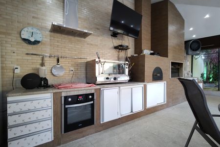 Casa de condomínio à venda com 650m², 4 quartos e 4 vagas Casa de condomínio à venda com 650m², 4 quartos e 4 vagasÁrea gourmet