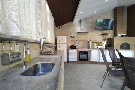 Casa de condomínio à venda com 650m², 4 quartos e 4 vagas Casa de condomínio à venda com 650m², 4 quartos e 4 vagasÁrea gourmet