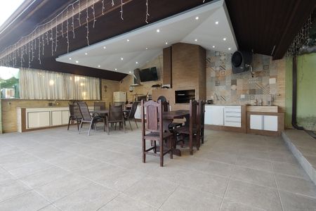 Casa de condomínio à venda com 650m², 4 quartos e 4 vagas Casa de condomínio à venda com 650m², 4 quartos e 4 vagasÁrea gourmet