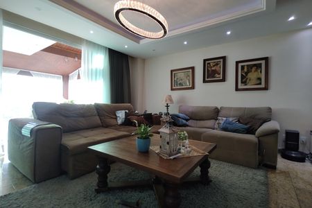 Casa de condomínio à venda com 650m², 4 quartos e 4 vagas Casa de condomínio à venda com 650m², 4 quartos e 4 vagasSala 2