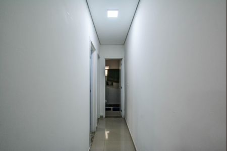 Corredor de apartamento à venda com 2 quartos, 50m² em Jardim Santo Antônio, Santo André