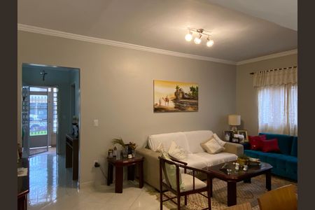 Casa à venda com 307m², 3 quartos e 6 vagas