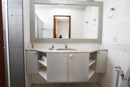Apartamento para alugar com 115m², 3 quartos e 2 vagasBanheiro da Suíte