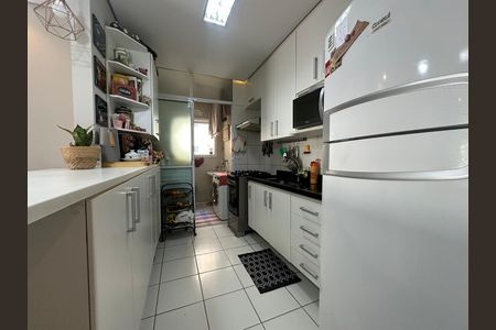 Cozinha de apartamento à venda com 3 quartos, 68m² em Jardim Tupanci, Barueri