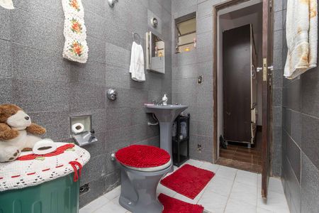 Casa à venda com 360m², 3 quartos e 1 vaga Casa à venda com 360m², 3 quartos e 1 vagaBanheiro da Suíte