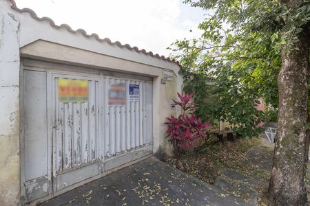 Casa à venda com 360m², 3 quartos e 1 vaga Casa à venda com 360m², 3 quartos e 1 vagaFachada