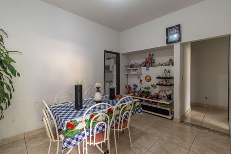 Casa à venda com 360m², 3 quartos e 1 vaga Casa à venda com 360m², 3 quartos e 1 vagaSala 2