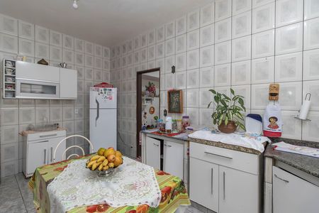 Casa à venda com 360m², 3 quartos e 1 vaga Casa à venda com 360m², 3 quartos e 1 vagaCozinha