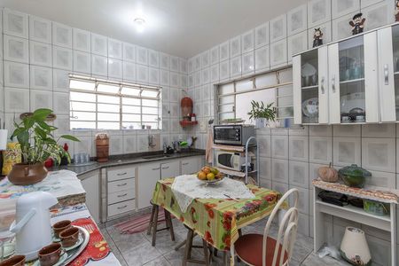 Casa à venda com 360m², 3 quartos e 1 vaga Casa à venda com 360m², 3 quartos e 1 vagaCozinha