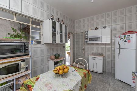 Casa à venda com 360m², 3 quartos e 1 vaga Casa à venda com 360m², 3 quartos e 1 vagaCozinha