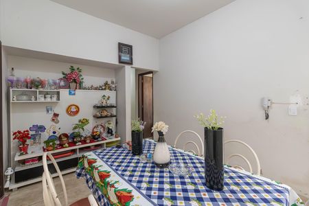 Casa à venda com 360m², 3 quartos e 1 vaga Casa à venda com 360m², 3 quartos e 1 vagaSala 2