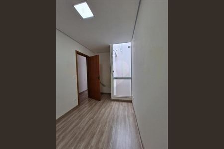 Casa à venda com 3 quartos, 110m² em Jardim Pirajussara, São Paulo