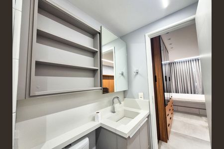 Banheiro de kitnet/studio para alugar com 1 quarto, 30m² em Consolação, São Paulo