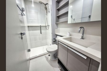 Banheiro de kitnet/studio para alugar com 1 quarto, 30m² em Consolação, São Paulo