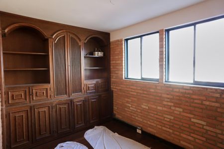 Casa para alugar com 400m², 4 quartos e 4 vagasEscritório