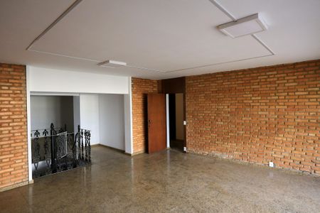 Casa para alugar com 400m², 4 quartos e 4 vagasSalão de Festas