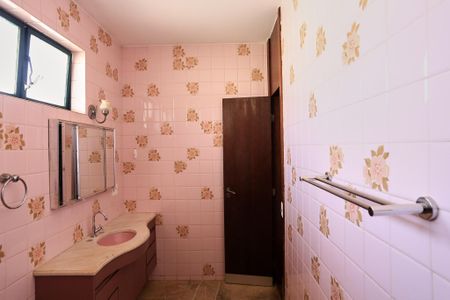 Casa para alugar com 400m², 4 quartos e 4 vagasBanheiro da Suíte