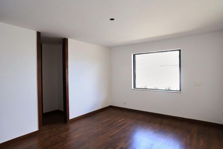 Casa para alugar com 400m², 4 quartos e 4 vagasSuíte