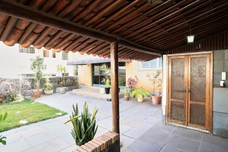 Casa para alugar com 400m², 4 quartos e 4 vagasChurrasqueira