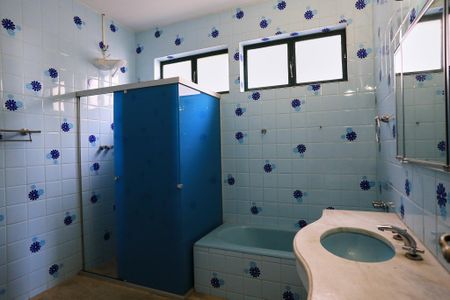 Casa para alugar com 400m², 4 quartos e 4 vagasBanheiro