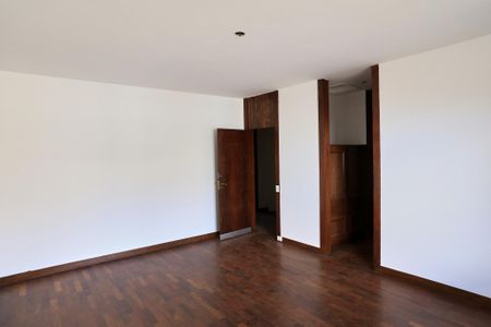Casa para alugar com 400m², 4 quartos e 4 vagasSuíte