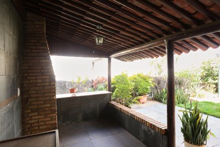 Casa para alugar com 400m², 4 quartos e 4 vagasChurrasqueira