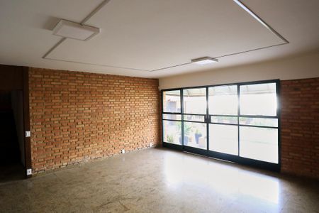 Casa para alugar com 400m², 4 quartos e 4 vagasSalão de Festas