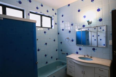 Casa para alugar com 400m², 4 quartos e 4 vagasBanheiro
